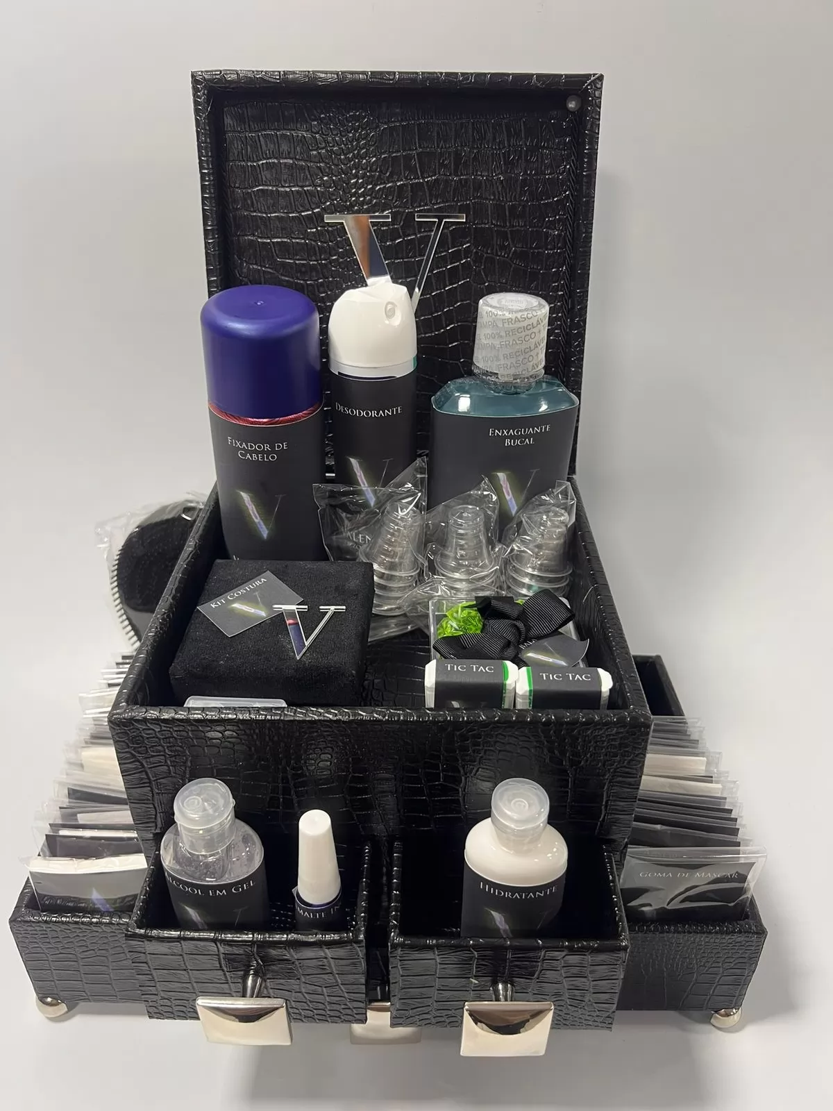Kit Banheiro Couro Sintetico Vitoria faz 15